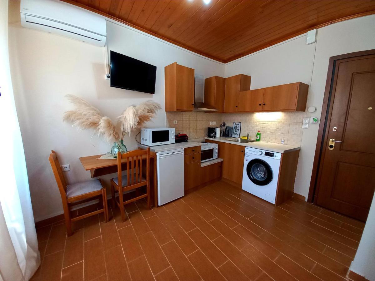 Ml Saroko Apartment 2 Corfu  Buitenkant foto